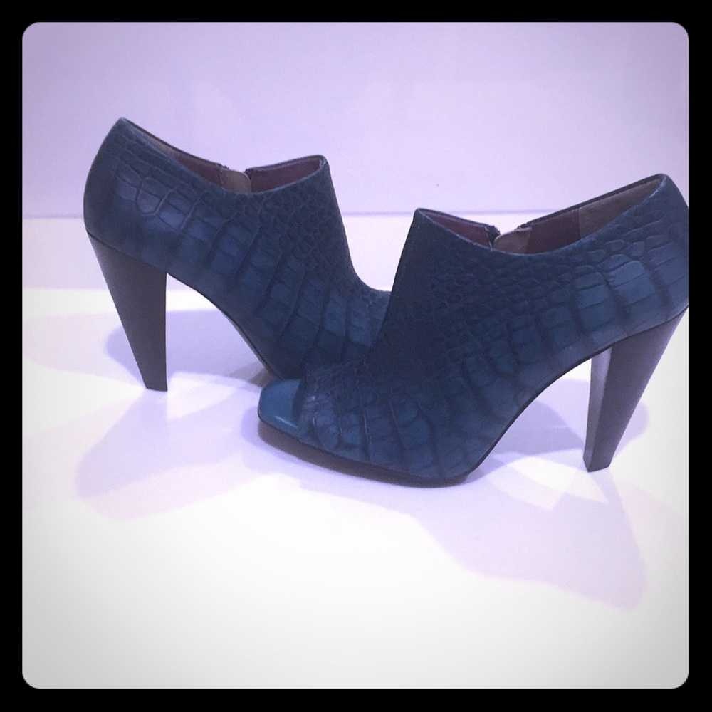 STUDIO POLLINI BOOTIES. SIZE 37